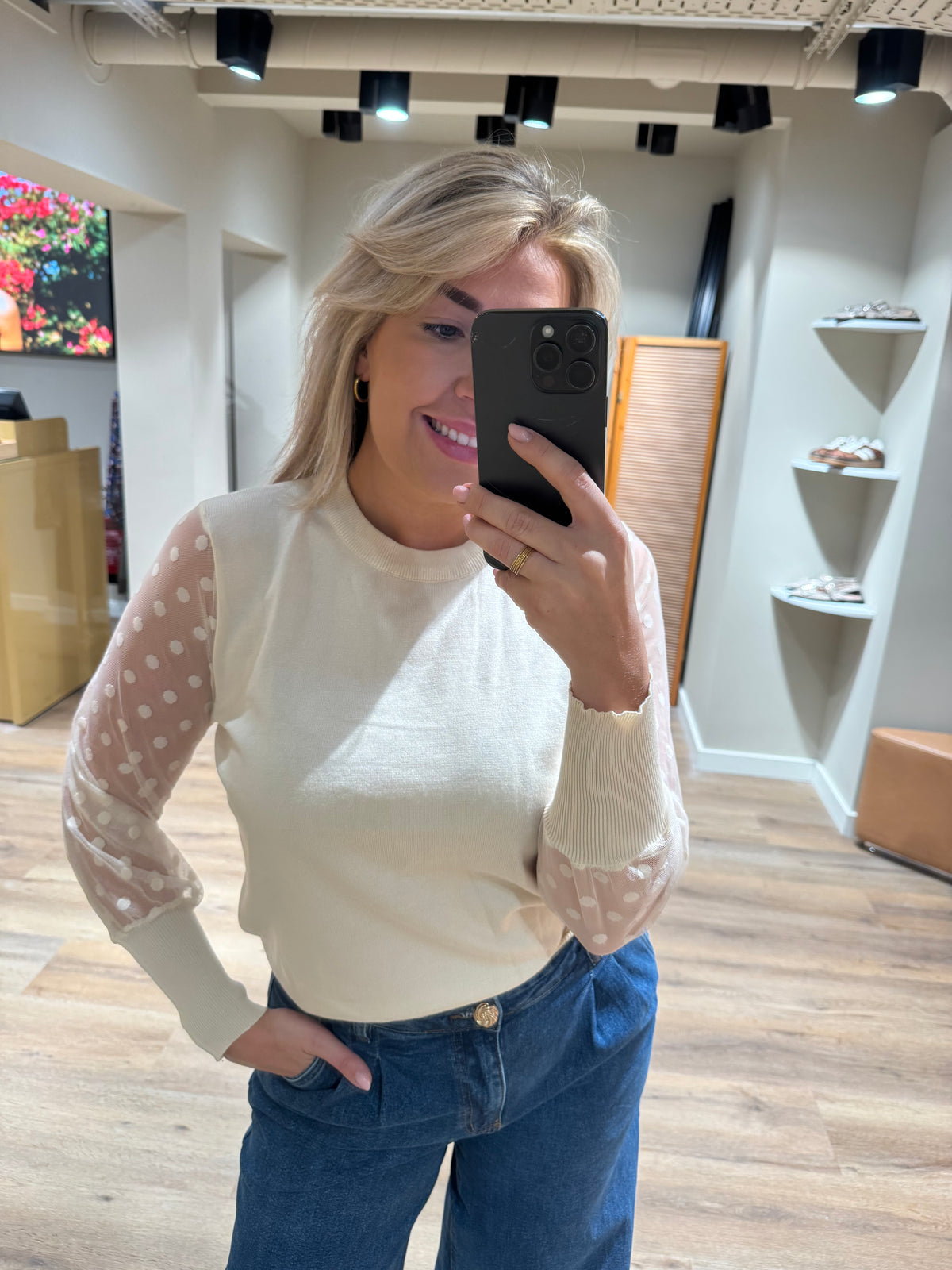Witte trui polka