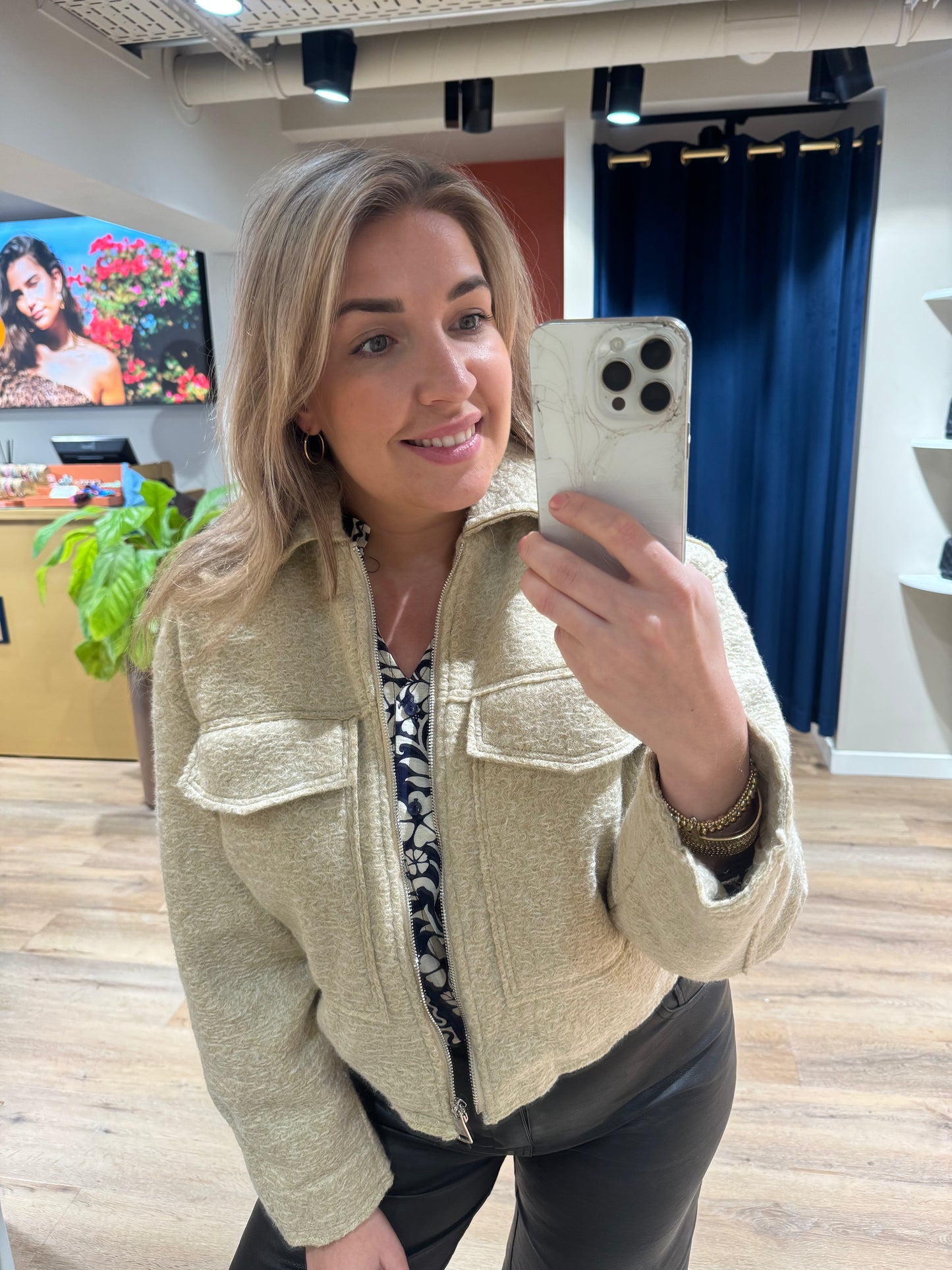 Beige jasje
