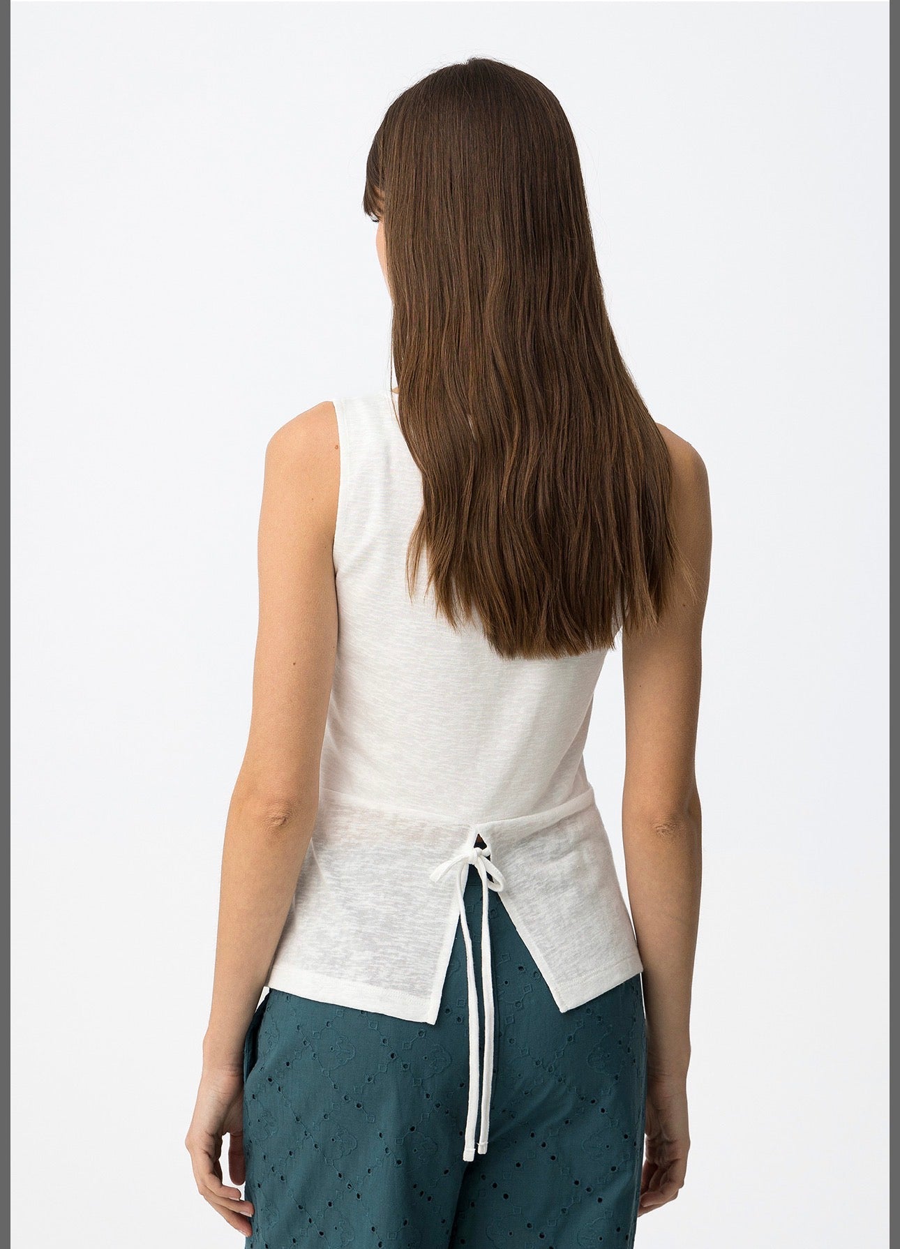 Witte top bloem detail