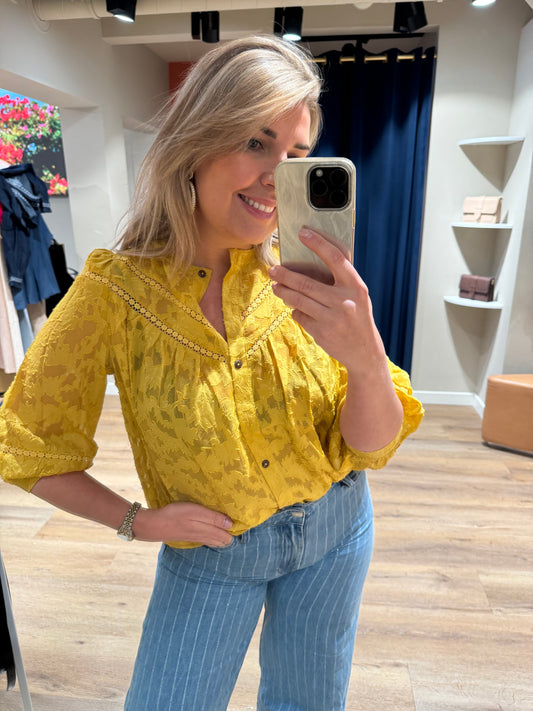 Blouse detail geel