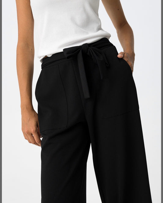 Zwarte pantalon strik