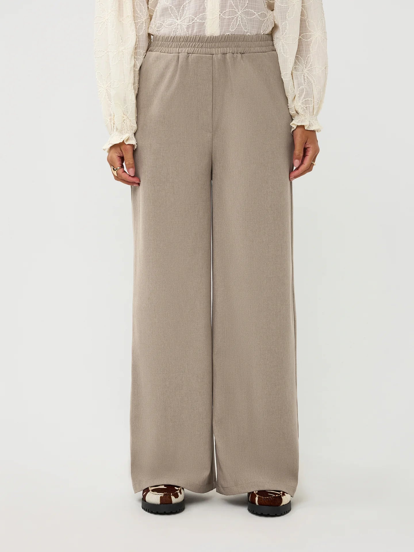 Yade pants stone Grey