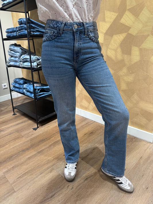 Amy straight vlecht detail