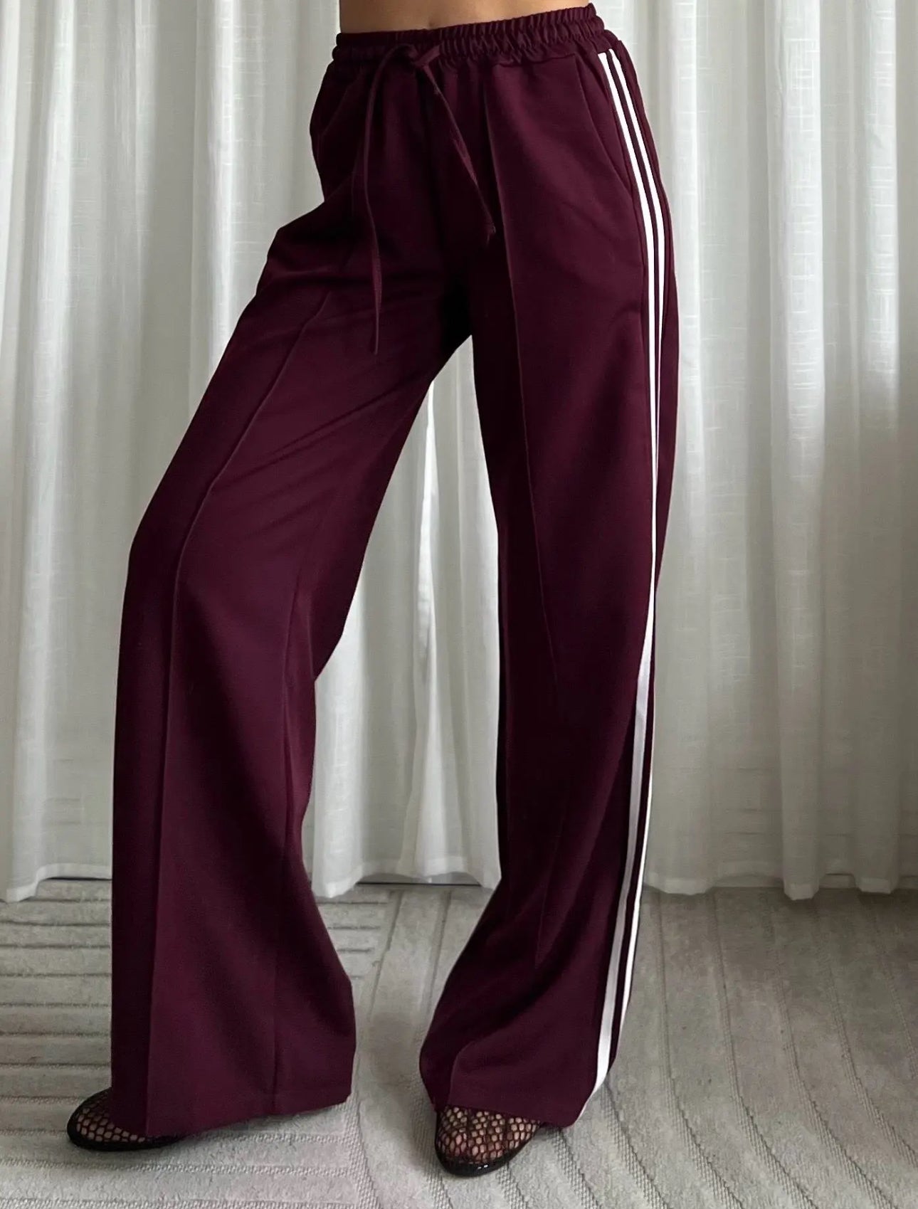 Broek witte streep Bordeaux