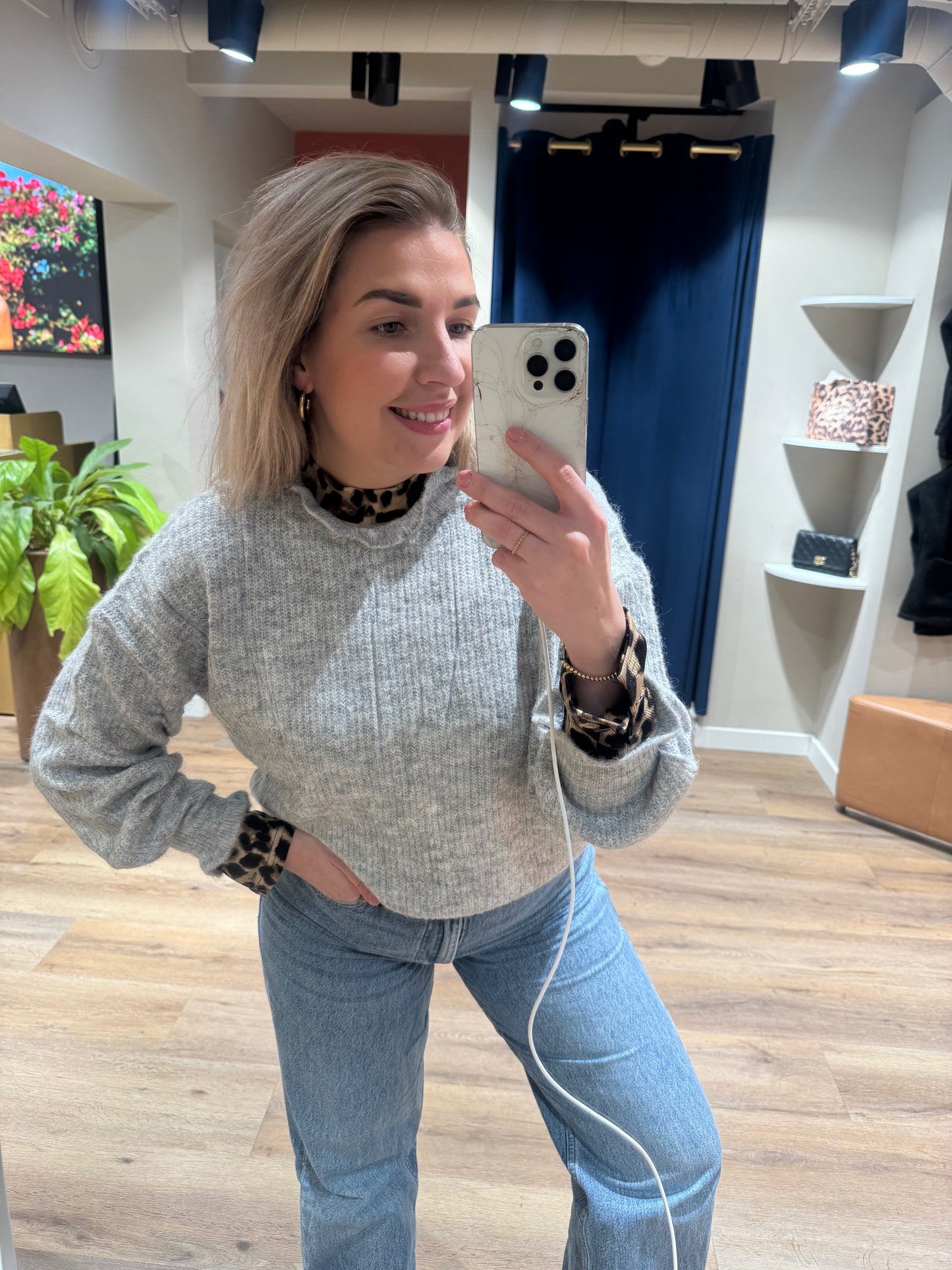 Trui ruffle nek grijs