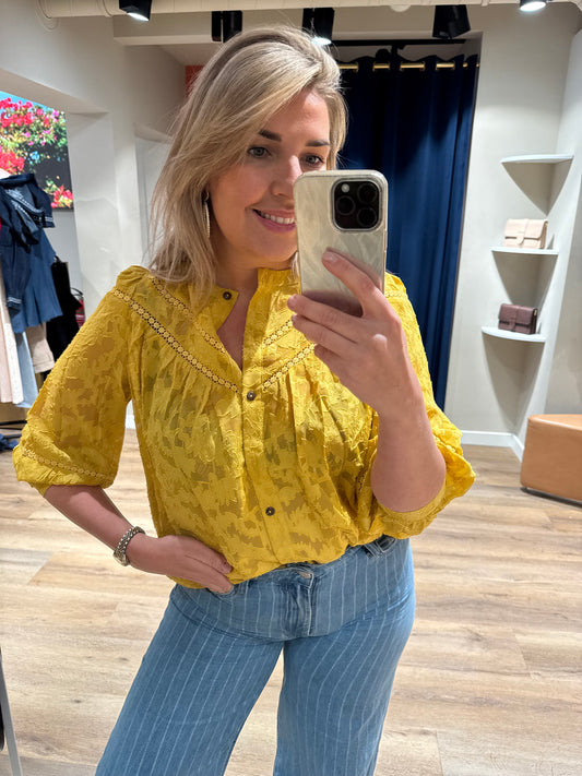 Blouse detail geel