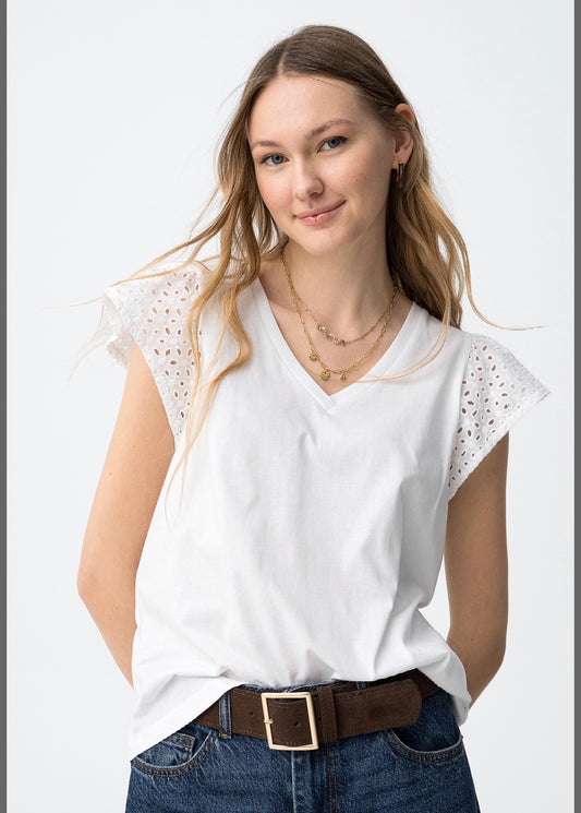 Wit T-shirt kanten detail mouw